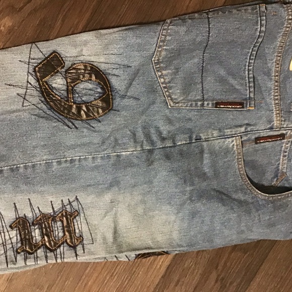 Men’s Akademiks Jean Shorts - Picture 2 of 7